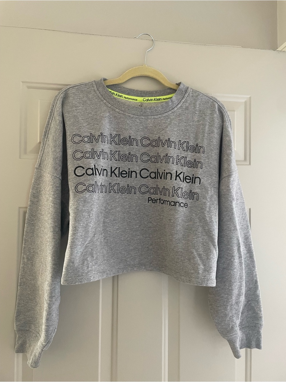 Calvin Klein Women’s Gray Performance Cropped Sweatshirt
